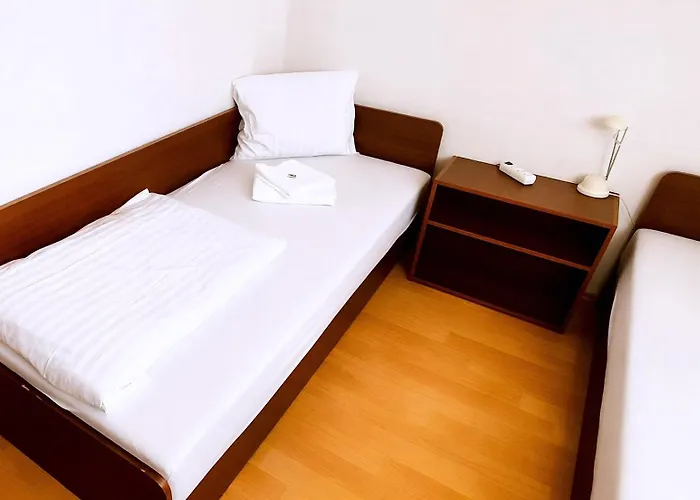 Navara بيت ضيافة كولين