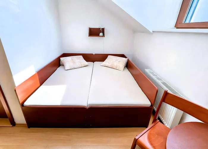 Navara بيت ضيافة كولين